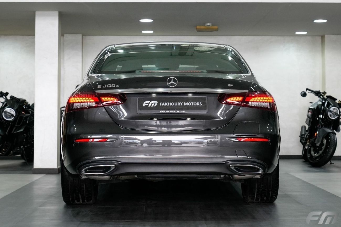 Mercedes-Benz E300 HYBRID - IN ITS EXCELLENT CONDITION!!!