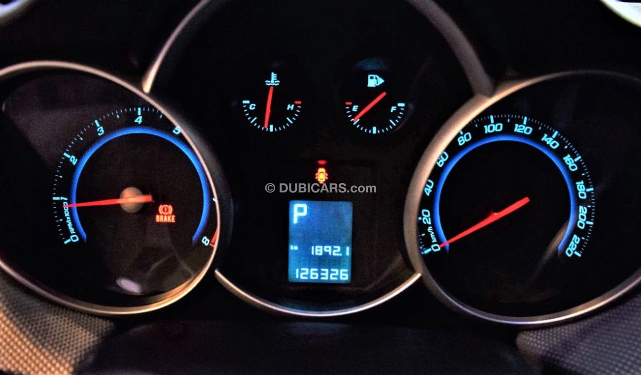 Chevrolet Cruze LS 2013 Model!! in Silver Color! GCC Specs