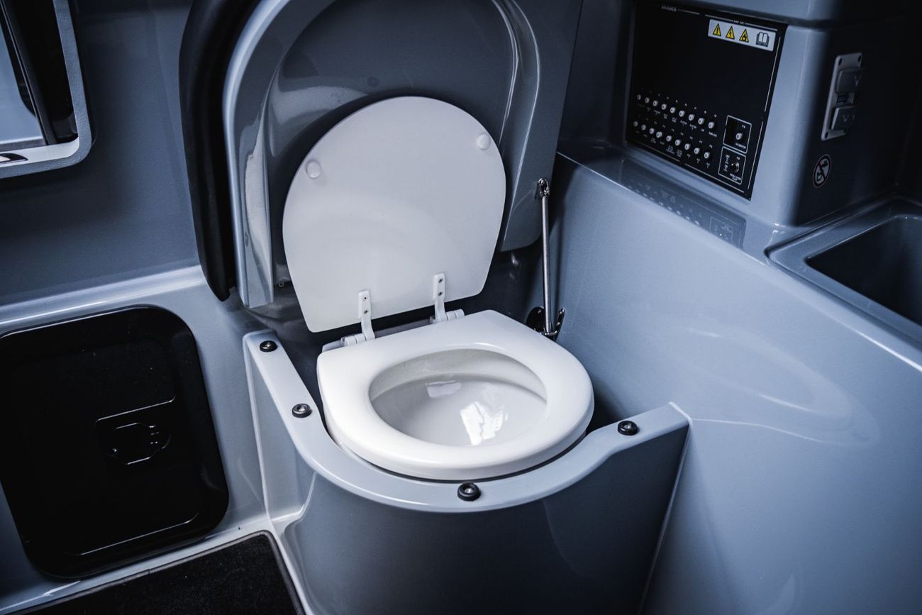 برابوس جي 800 ويدستار - مرسيدس-إيه إم جي جي 63 Boat BRABUS SHADOW 300 CROSS TOP INCL. TRAILER