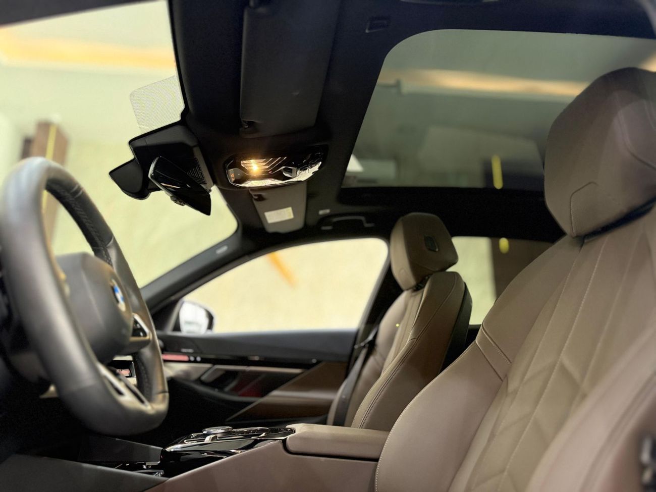 بي أم دبليو 520i BMW 520I M SPORT 2024 UNDER WARRANTY FULL OPTION