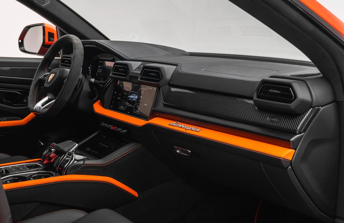 لامبورغيني اوروس 4.0L V8 Twin-Turbocharged Engine + eMotors