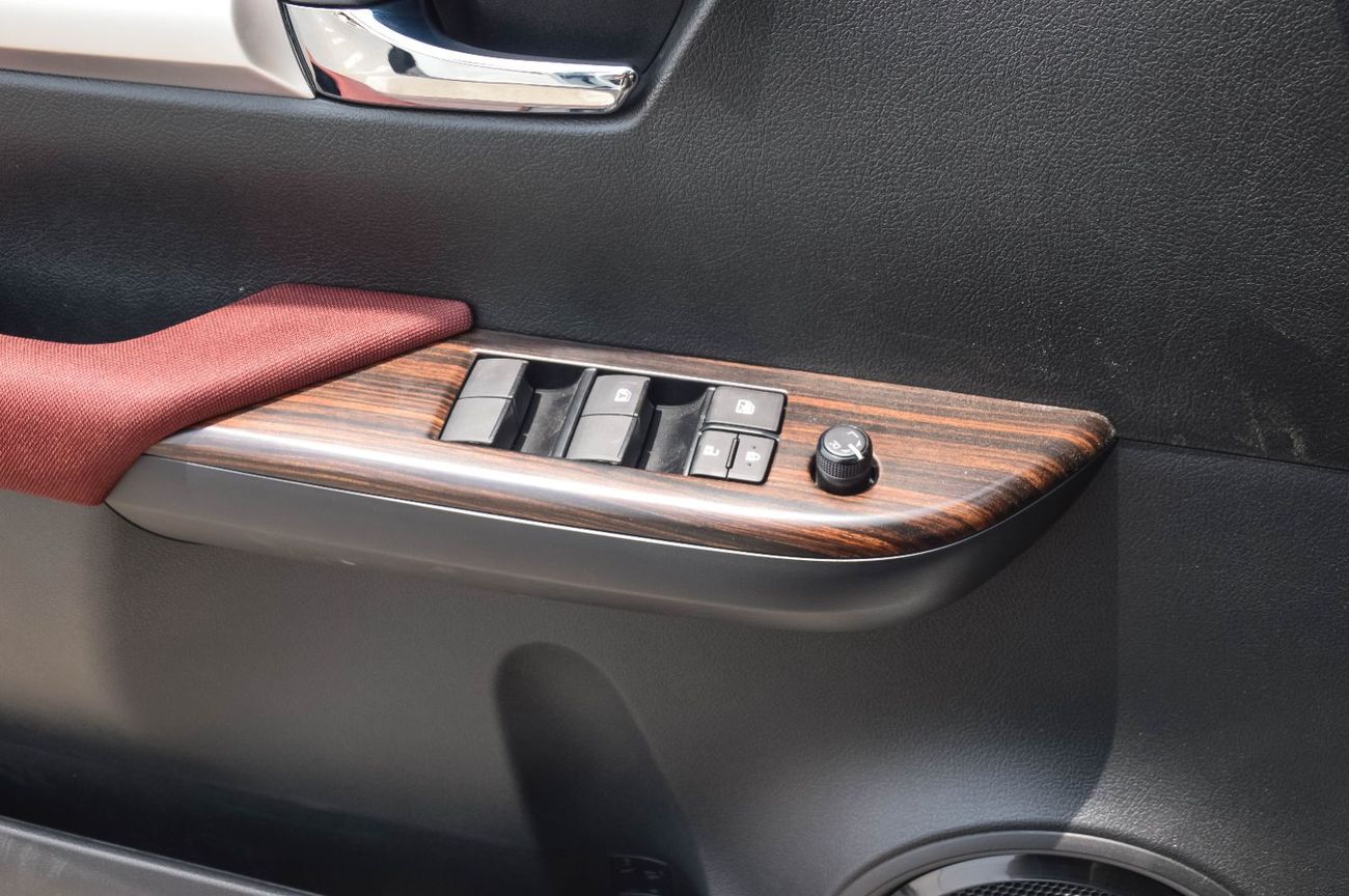 Toyota Hilux TOYOTA HILUX 2.4L 4WD DIESEL PICKUP 2025