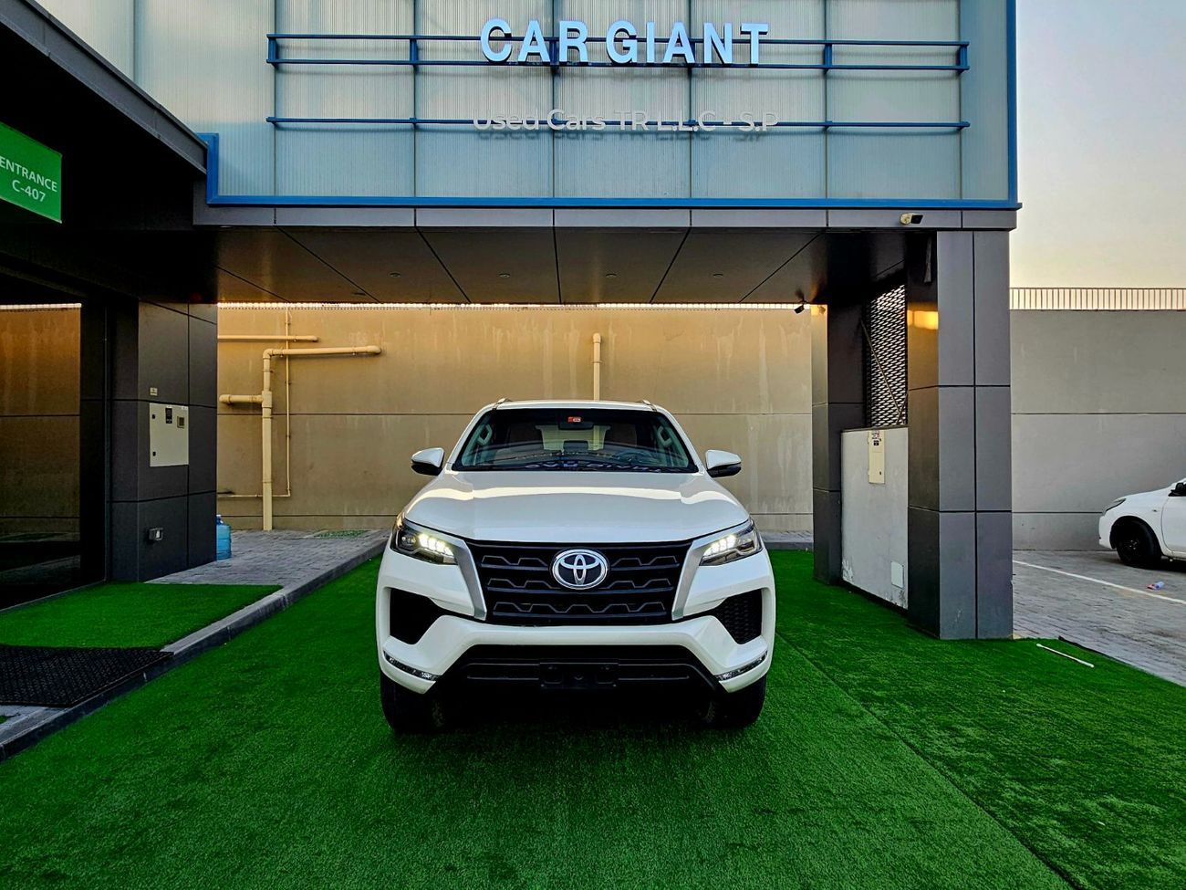 Toyota Fortuner EXR 2.7L (164 HP) EXR/ 4WD GCC 2.7L/ 3 KEYS/ SINGLE OWNER/ IMMACULATE CONDITION