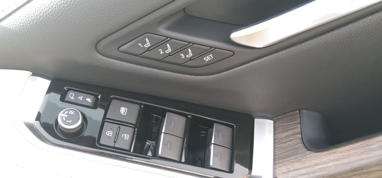 تويوتا لاند كروزر Rhd zx petrol Auto Right-Hand drive Brand-new full options