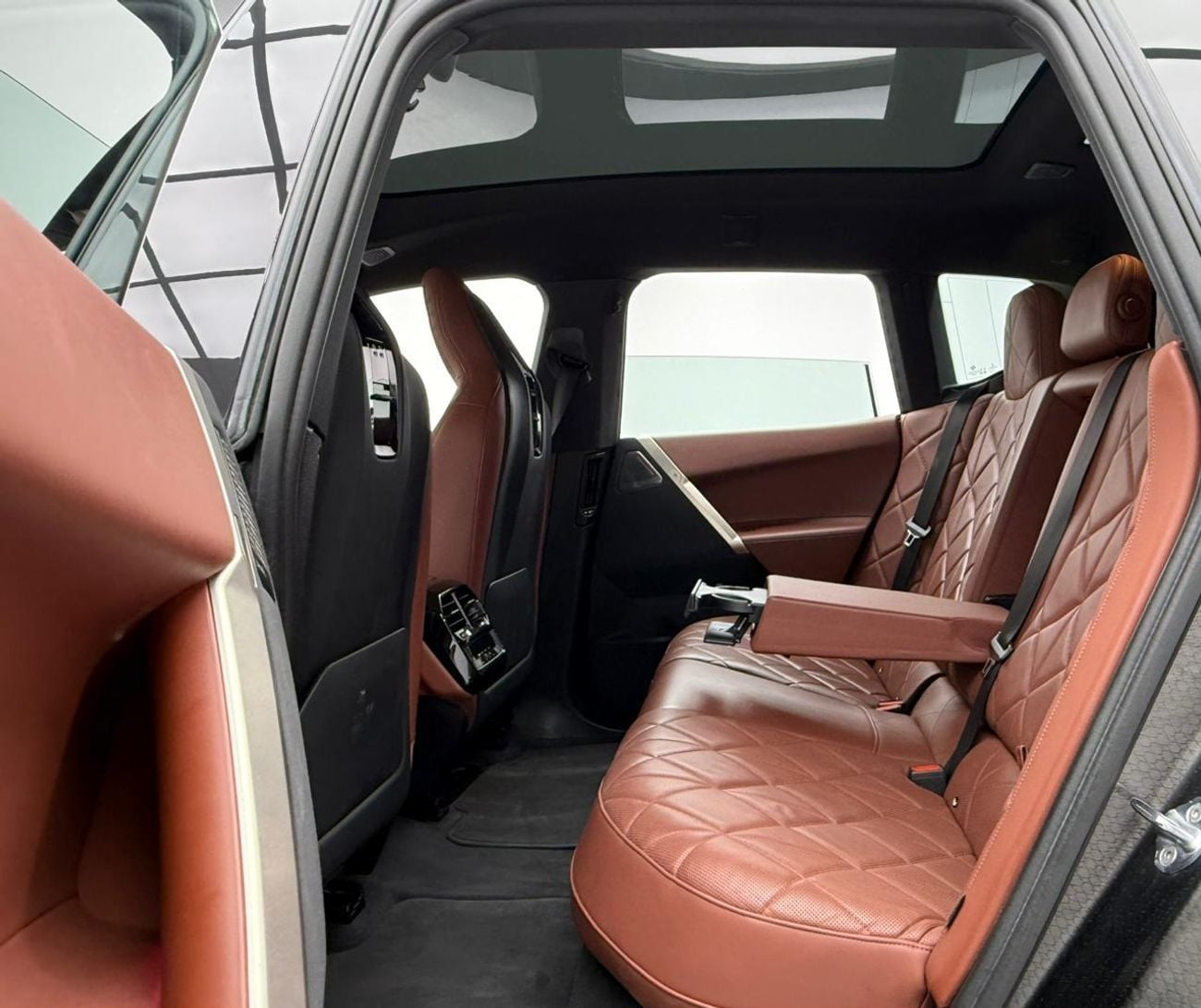 بي أم دبليو iX xDrive40 2023 BMW iX xDrive40, 2027 BMW Warranty, 2028 BMW Service Pack, Low Km, Fully Loaded, GCC