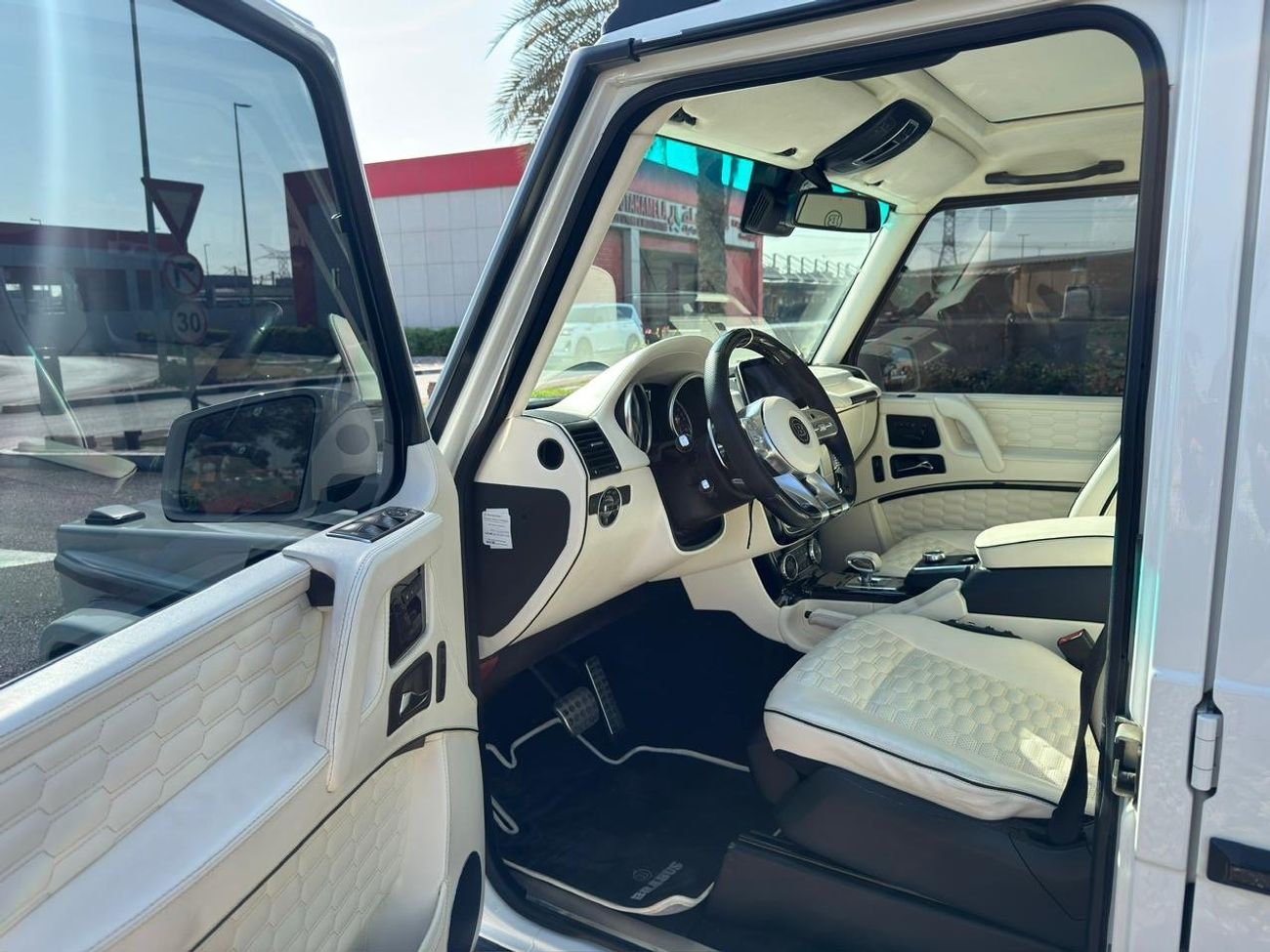 Mercedes-Benz G 500 Std 4.0L (422 HP)