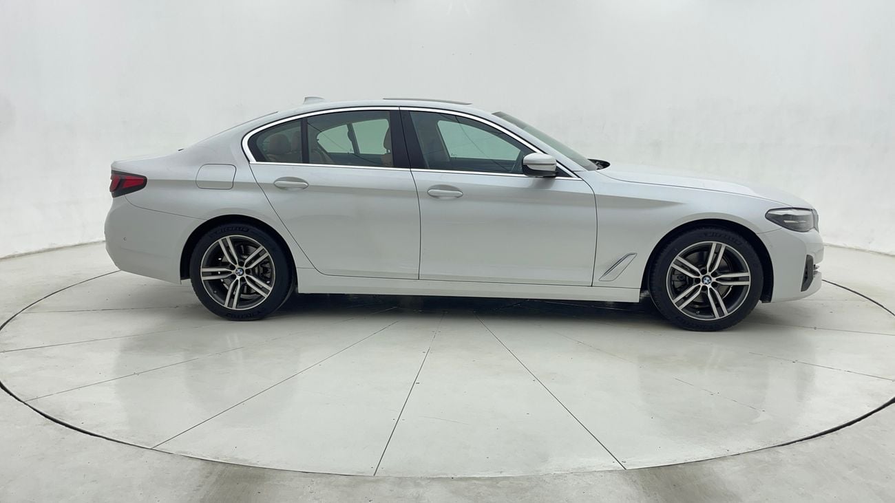 بي أم دبليو 520i 2023 JOY EDITION | AED 1921/Month | 0 DP | 30 Day Return | Warranty | Service History