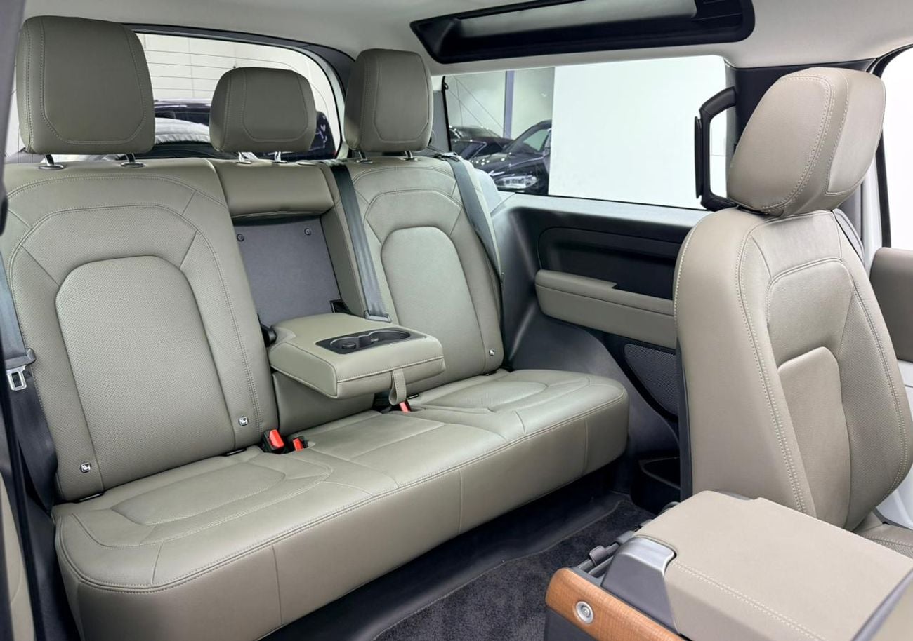 لاند روفر ديفندر 2023 Land Rover Defender 90 SE P400, 2028 LR Warranty, Full LR Service History, Fully Loaded, GCC