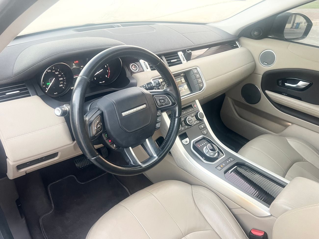 لاند روفر رانج روفر إيفوك HSE Dynamic 2.0L