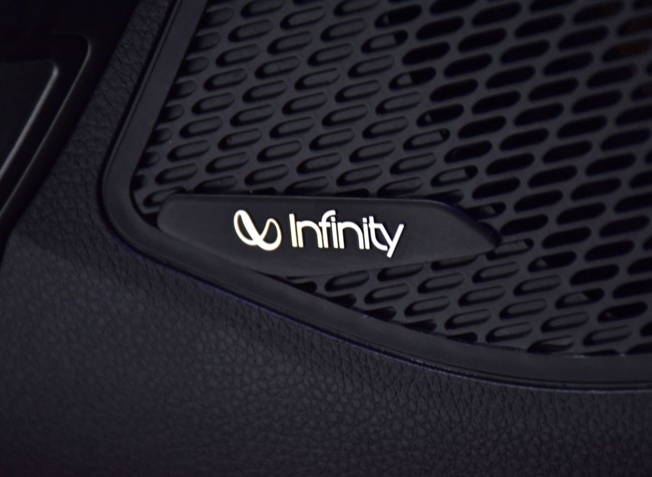 هيونداي سانتا في EXCELLENT DEAL for our Hyundai SantaFe 4WD ( 2016 Model ) in Black Color GCC Specs