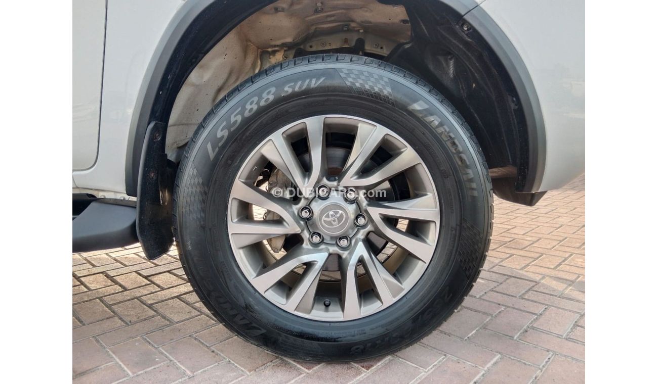 Toyota Fortuner TOYOTA FORTUNER RIGHT HAND DRIVE(PM05127)