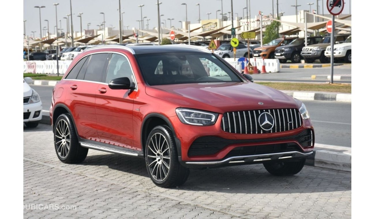 مرسيدس بنز GLC 300 SUV / EXCELLENT CONDITION / WITH WARRANTY