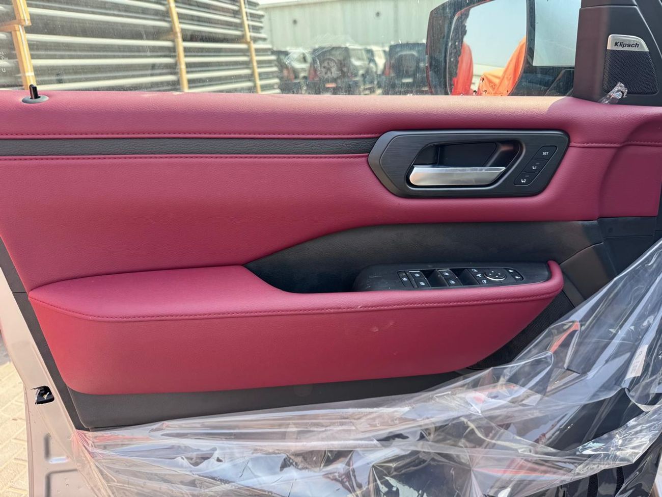 Nissan Patrol 3.5L LE Titanium_2026 _SILVER_BURGUNDY