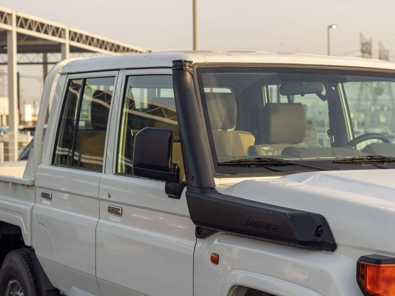 تويوتا لاند كروزر TOYOTA LAND CRUISER PICK UP DOUBLE CABIN 2.8L DIESEL M/T MY 2025