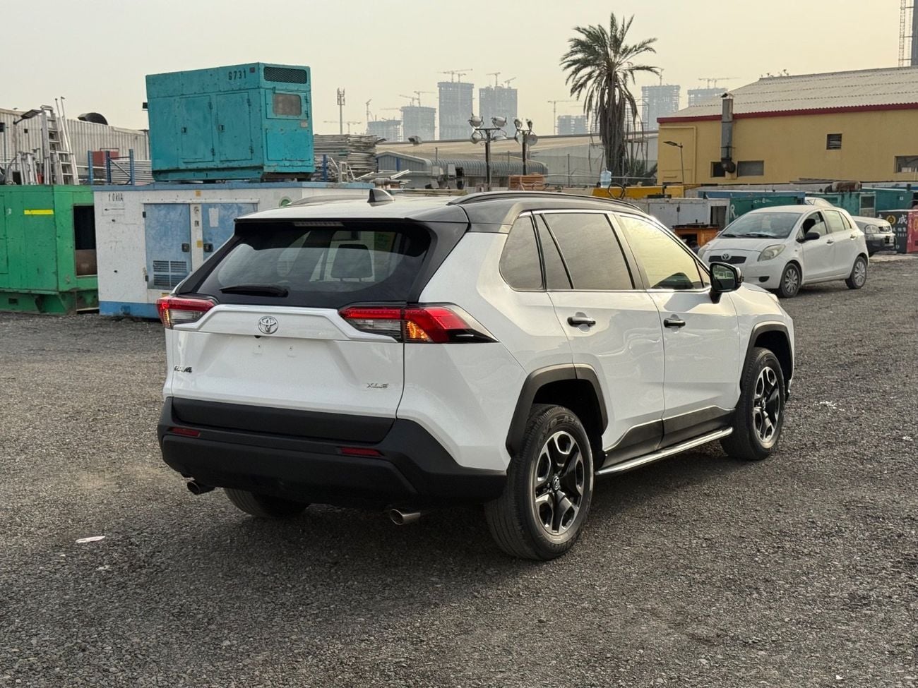 تويوتا راف ٤ XLE 2.5L