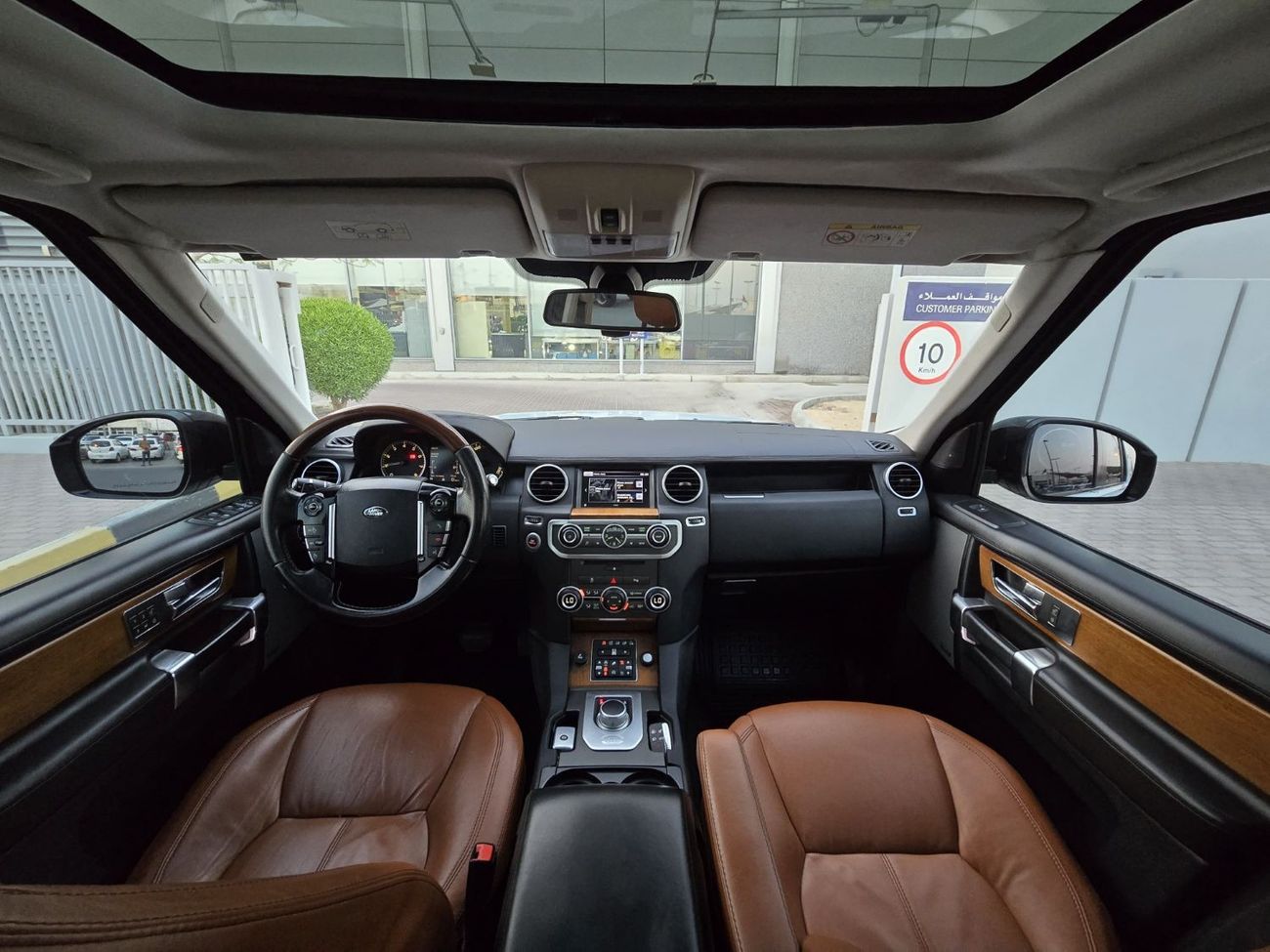 Land Rover Discovery LAND ROVER LR4 2016 GCC ORGINAL PAINT // GOOD CONDITION