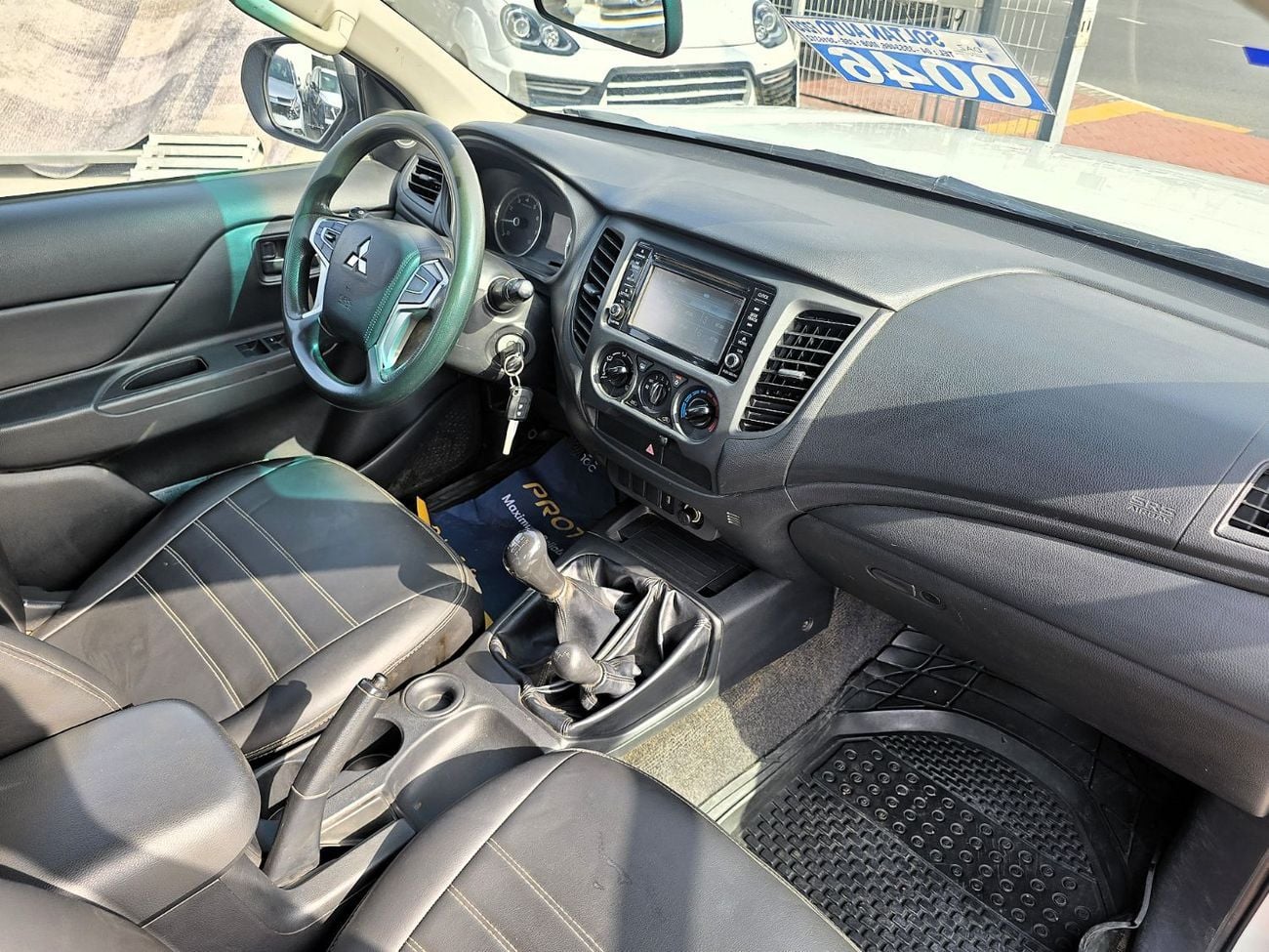 Mitsubishi L200 Used Mitsubishi58 L200 GLX 2.4L Petrol M/T 4*4  GCC White Color  2022 Model