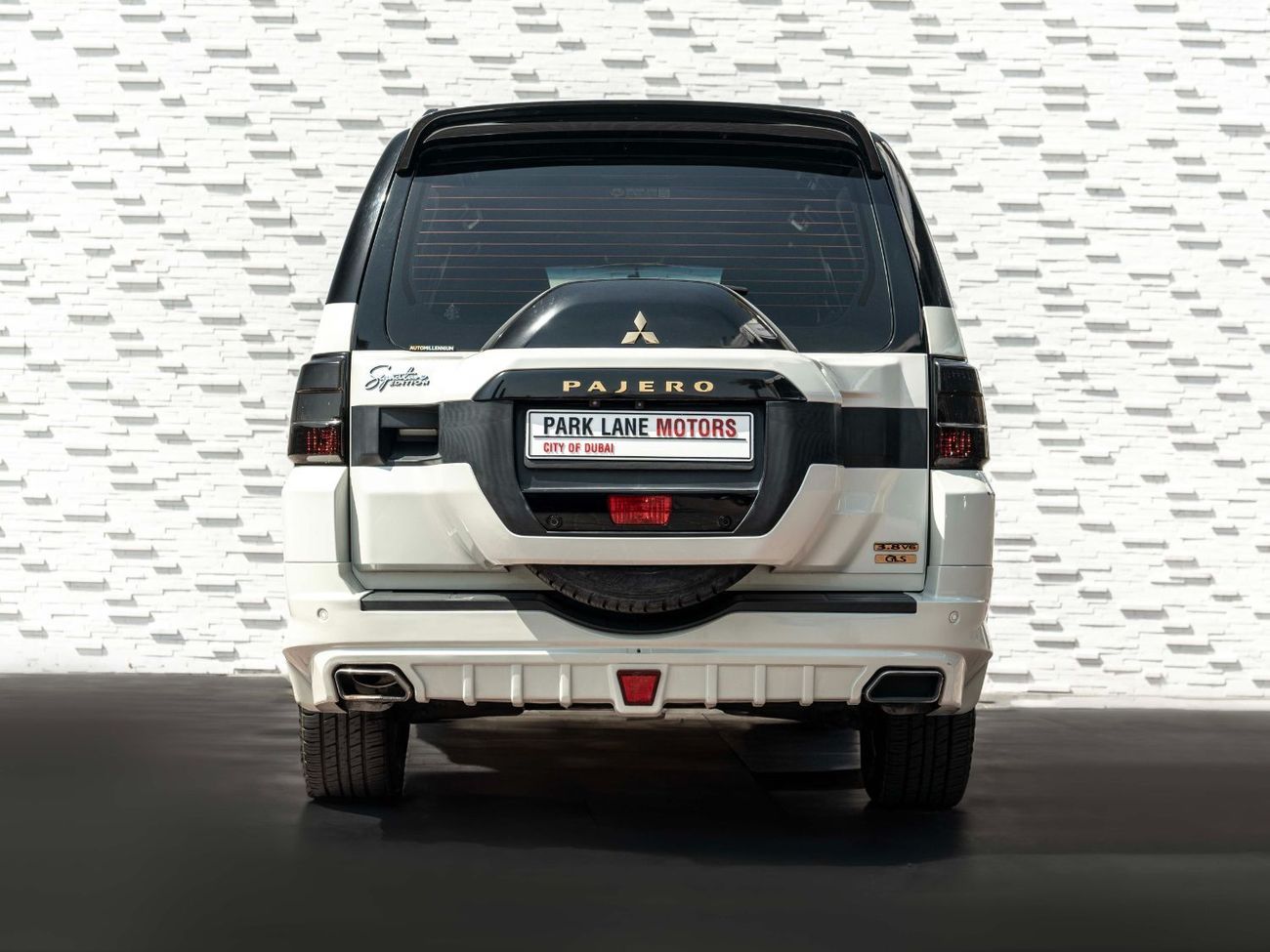 Mitsubishi Pajero GLS Mid 3.8L (189 HP)