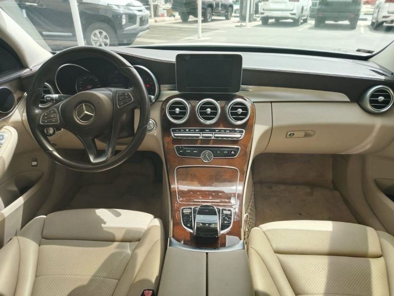 مرسيدس بنز C 200 MERCEDES C200 V4 2016