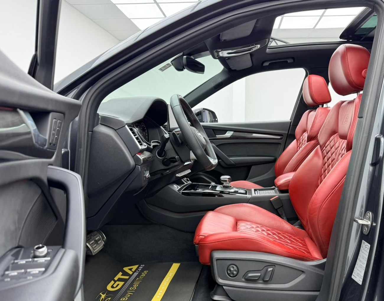 Audi SQ5 TFSI quattro 3.0L 2023 SQ5 3.0 TFSI Quattro, Audi Warranty+Full Service History, GCC