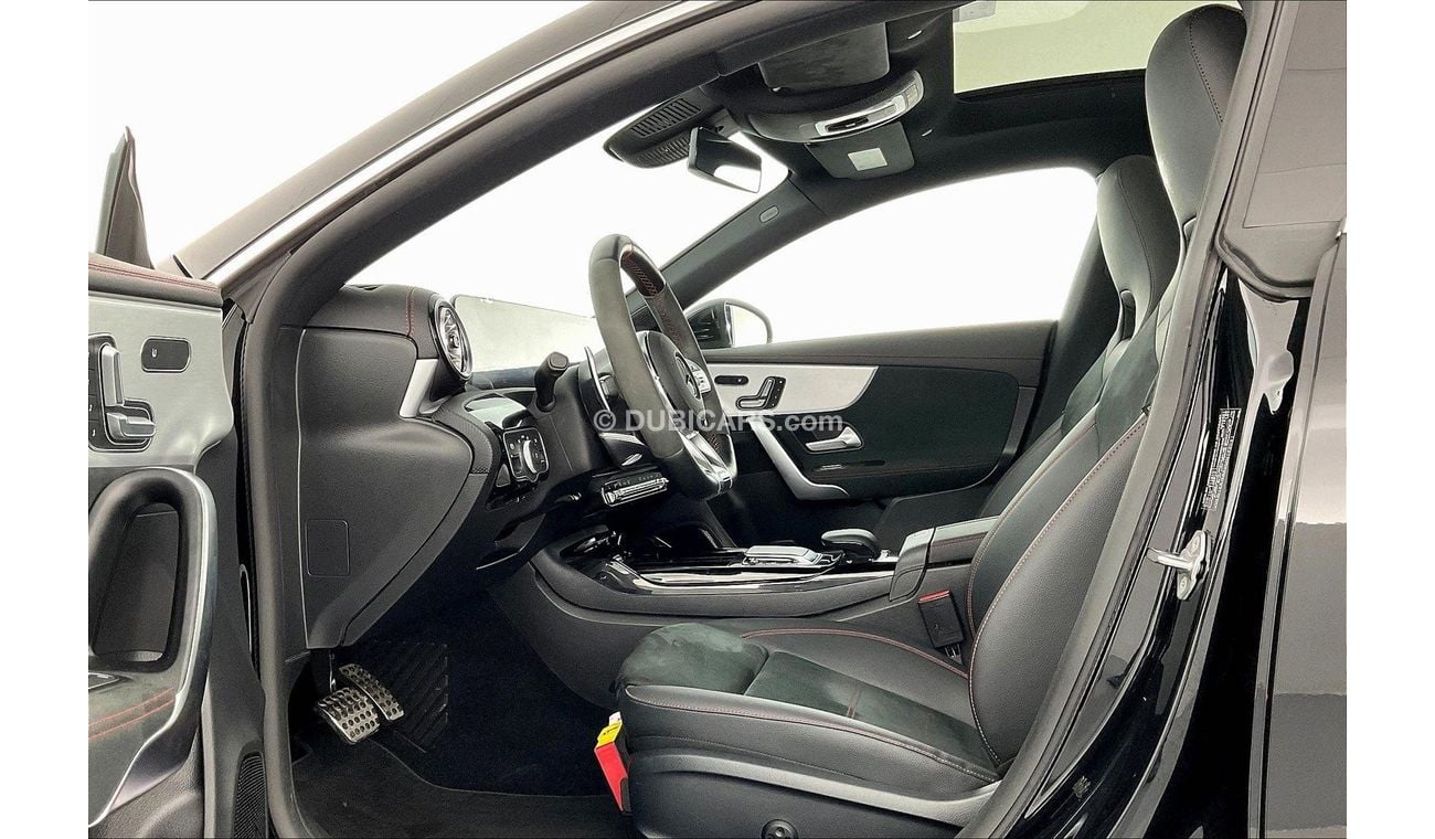 Mercedes-Benz CLA 35 AMG Premium +