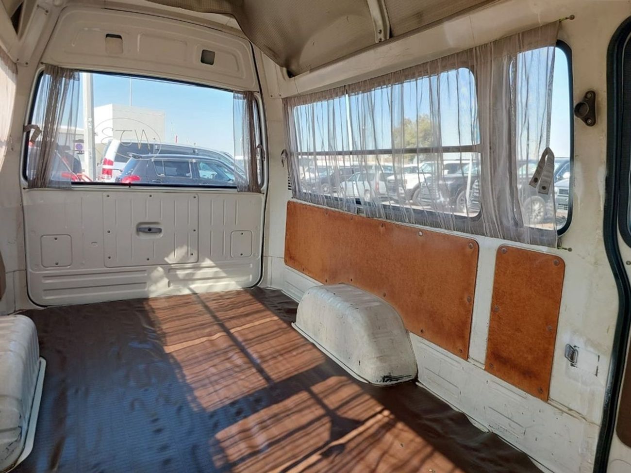 تويوتا هاياس TOYOTA HIACE VAN RHD 1986 MODEL 2.4 L DIESEL MANUAL(PM03751)