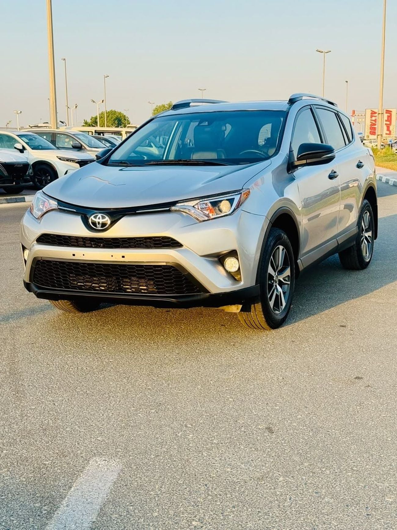 Toyota RAV4 XLE RAV4 XLE FULL OPTION
