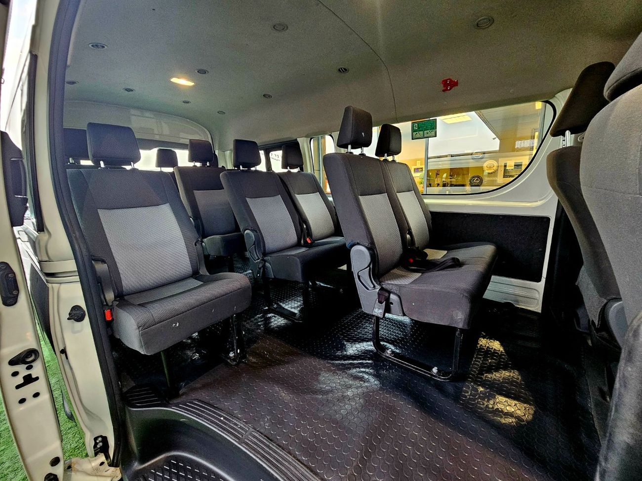 تويوتا هاياس GL PASSENGER/ PATROL MANUAL/ 3.5 V6/ LOW MILEAGE