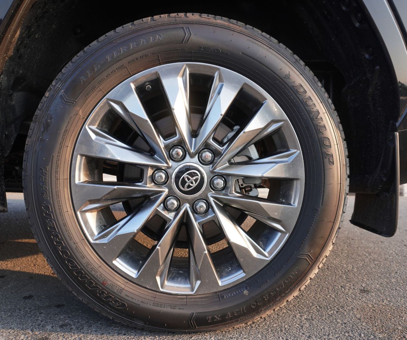 Toyota Land Cruiser 3.5T VXR Hybrid