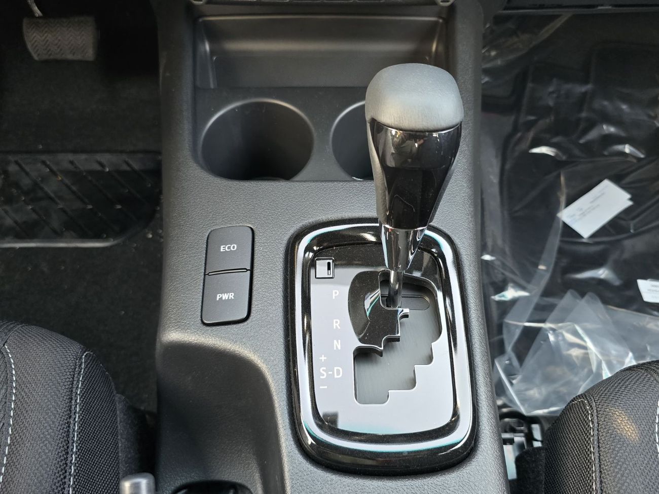 تويوتا هيلوكس 2025 Toyota Hilux 4.0L AT Adventure Full option