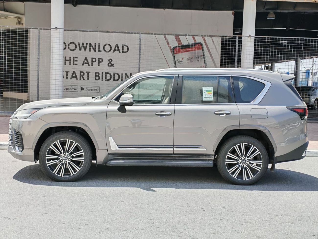 Lexus LX 600 2025 Lexus LX600 Urban (7-Seater) 3.5L V6 Twin-Turbo Petrol A/T 4WD Export Only