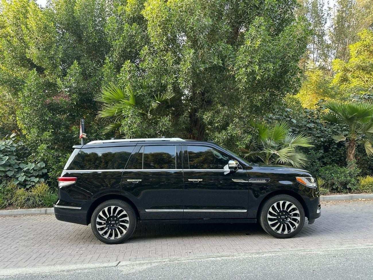 Lincoln Navigator BASE