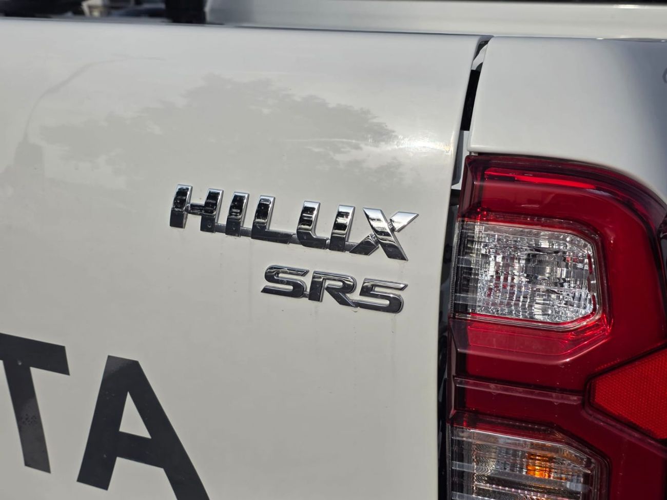 تويوتا هيلوكس diesel engine ,roght hand drive only for export available