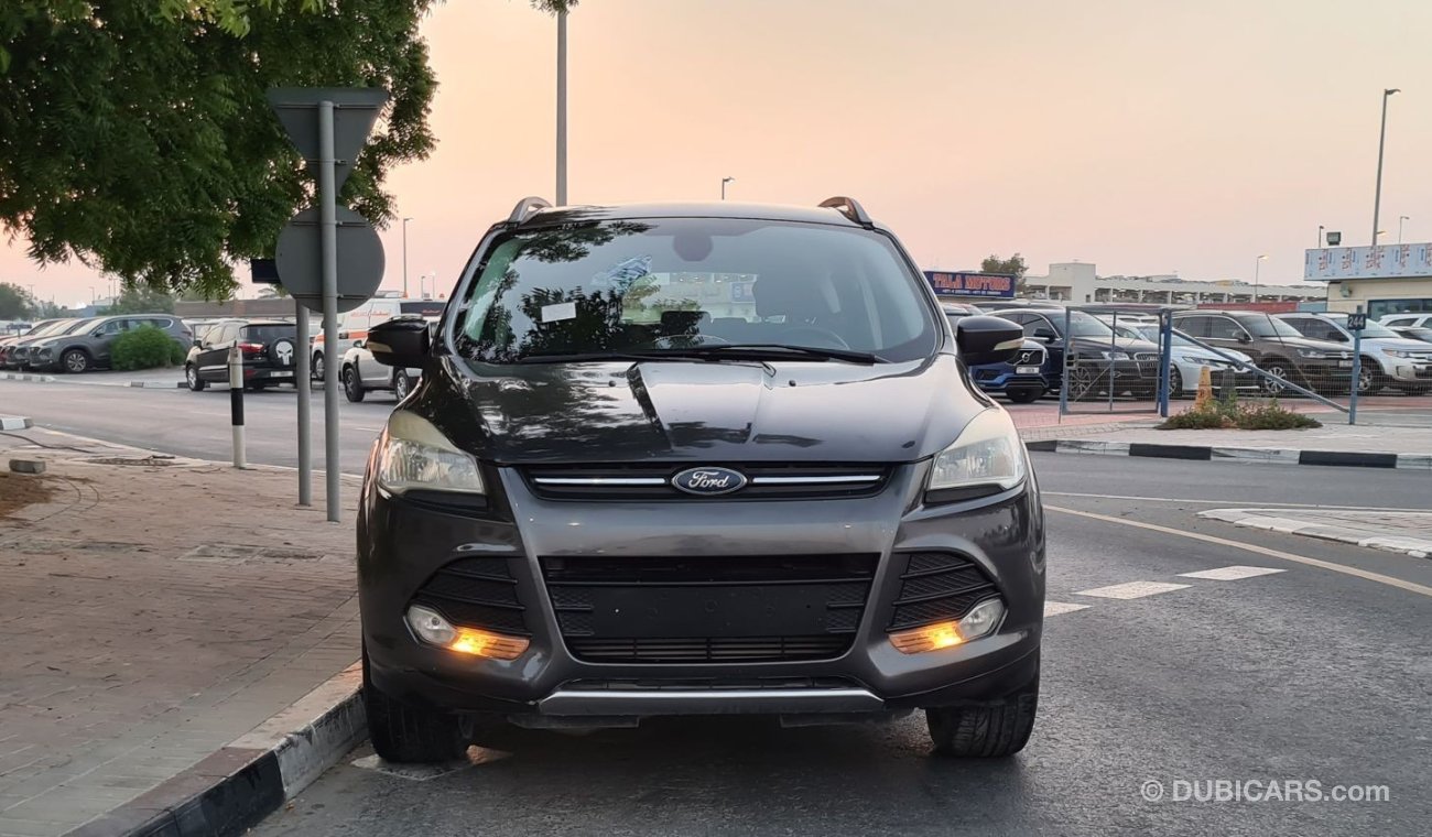 Ford Escape SE Ecoboost 2016 GCC Perfect Condition