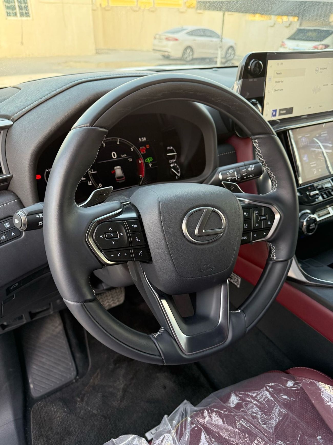 لكزس LX 600 AT / 3.5L V6 / POWER SEATS & LEATHER / SUNROOF / SPECIAL PROMOTION FOR LOCAL