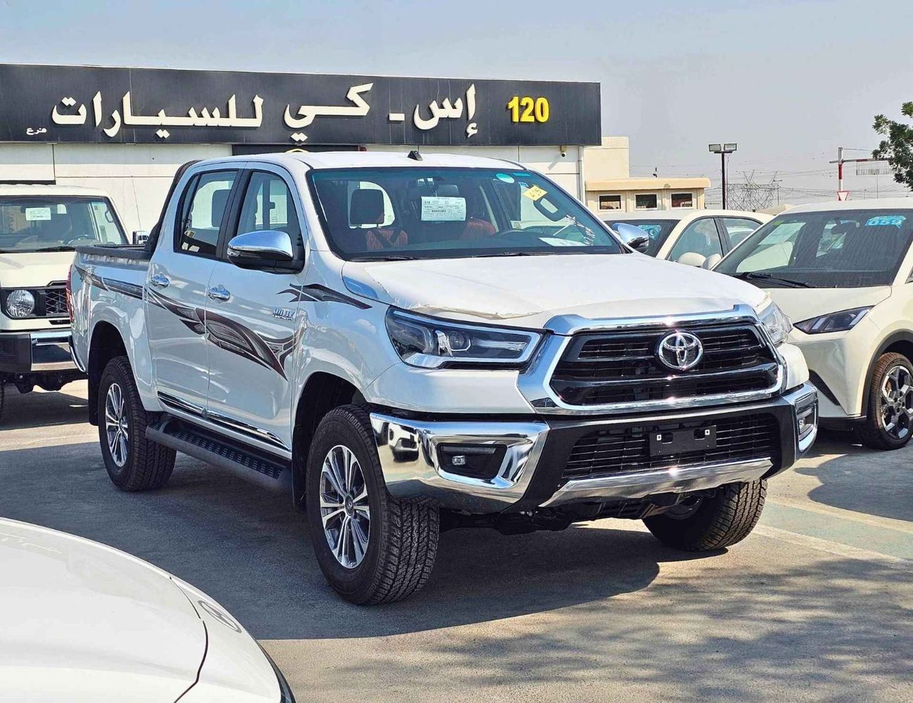 Toyota Hilux SR5 S-GLX WIDE BODY / 2.7L PETROL M/T / CHROME BUMPERS / DVD+CAMERA / FULL OPTION (CODE#D4PMFS)
