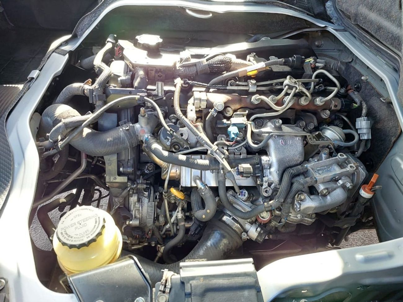 Toyota Hiace TOYOTA HIACE COMMUTER VAN RHD 2014 MODEL 3.0 L DIESEL AUTOMATIC(PM13991)