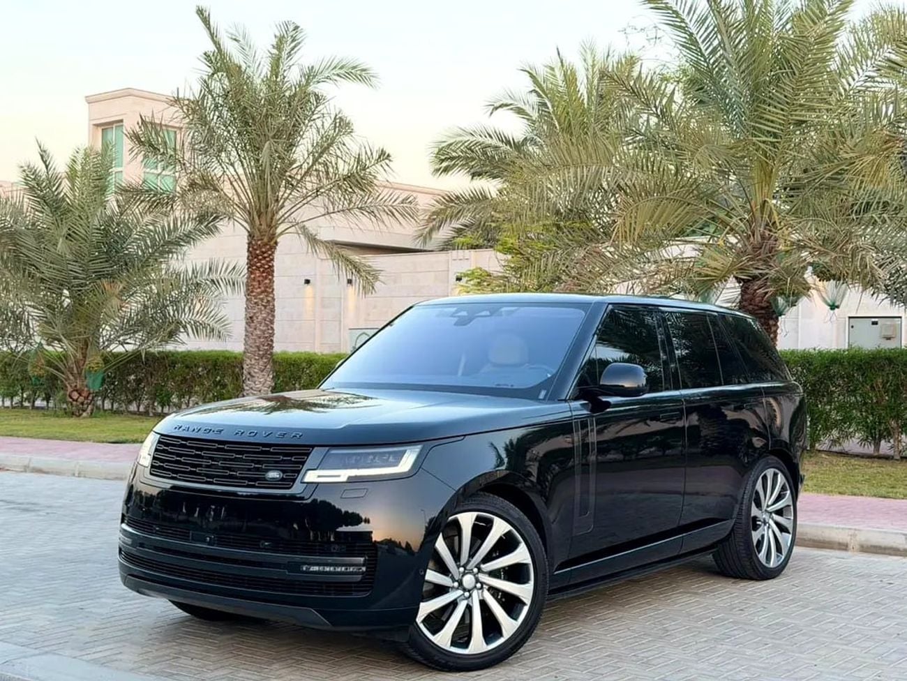 Land Rover Range Rover HSE P530 | GCC Specs | Low Mileage