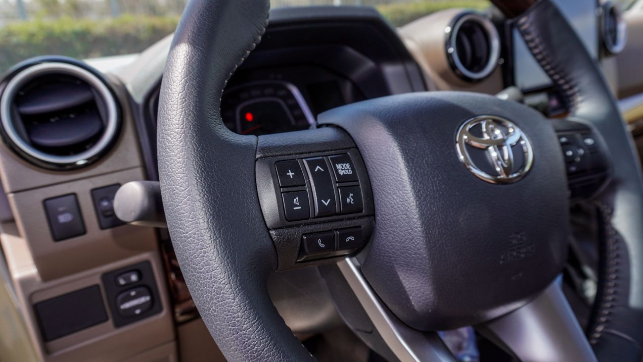 Toyota Land Cruiser Pick Up LX 4.0 L V6