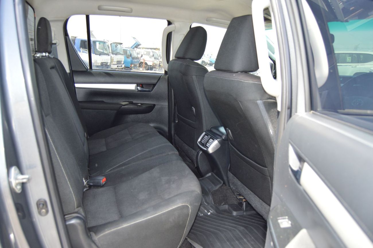 Toyota Hilux Double cabin 2.8L, perfect inside and outside