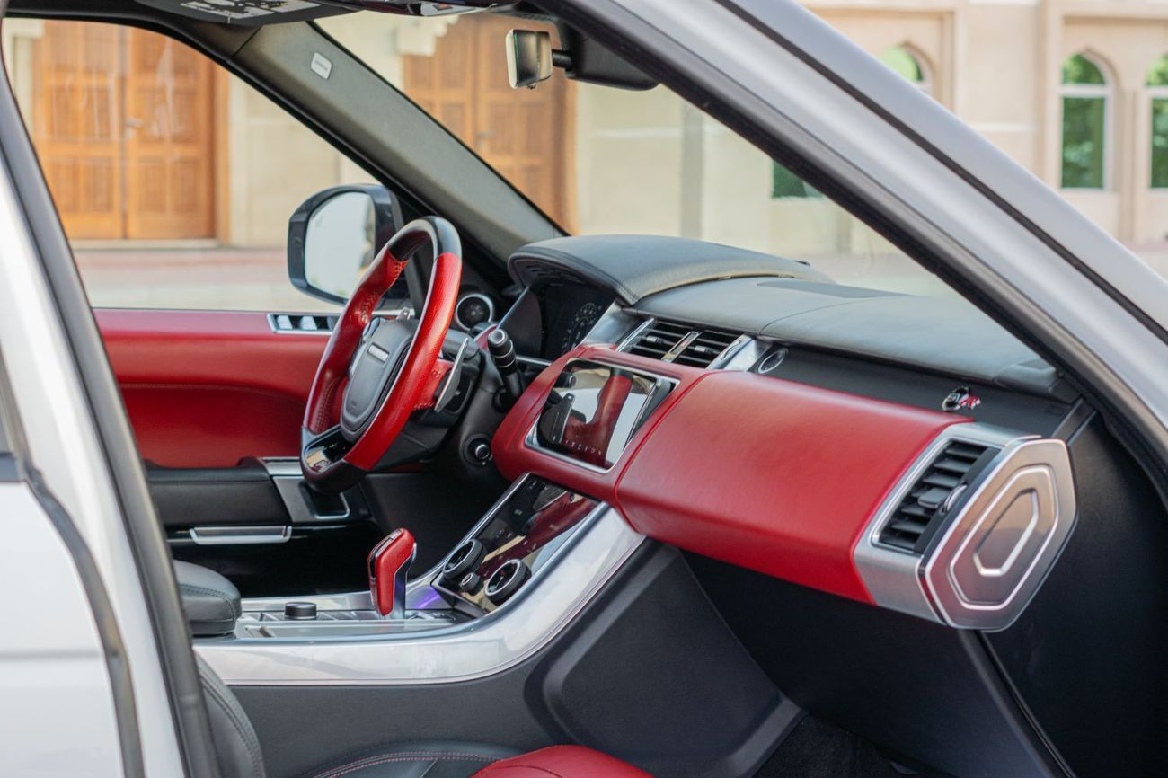 Land Rover Range Rover Sport SVR 5.0L (575 HP) 4WD