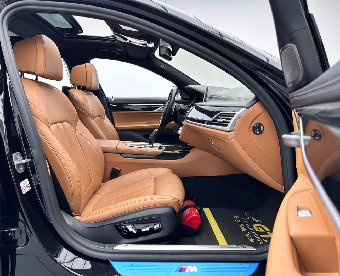 بي أم دبليو 730Li 2020 BMW 730Li M-Sport M-Kit, 1 Year Unlimited Km Warranty, Sep/2027 BMW Service Contract, BMW Full 