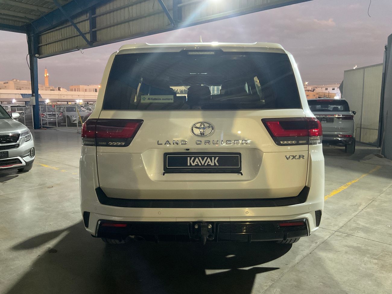 تويوتا لاند كروزر VXR | شامل الضمان | 0 ﺪﻔﻋﺓ ﺃﻮﻟﻯ