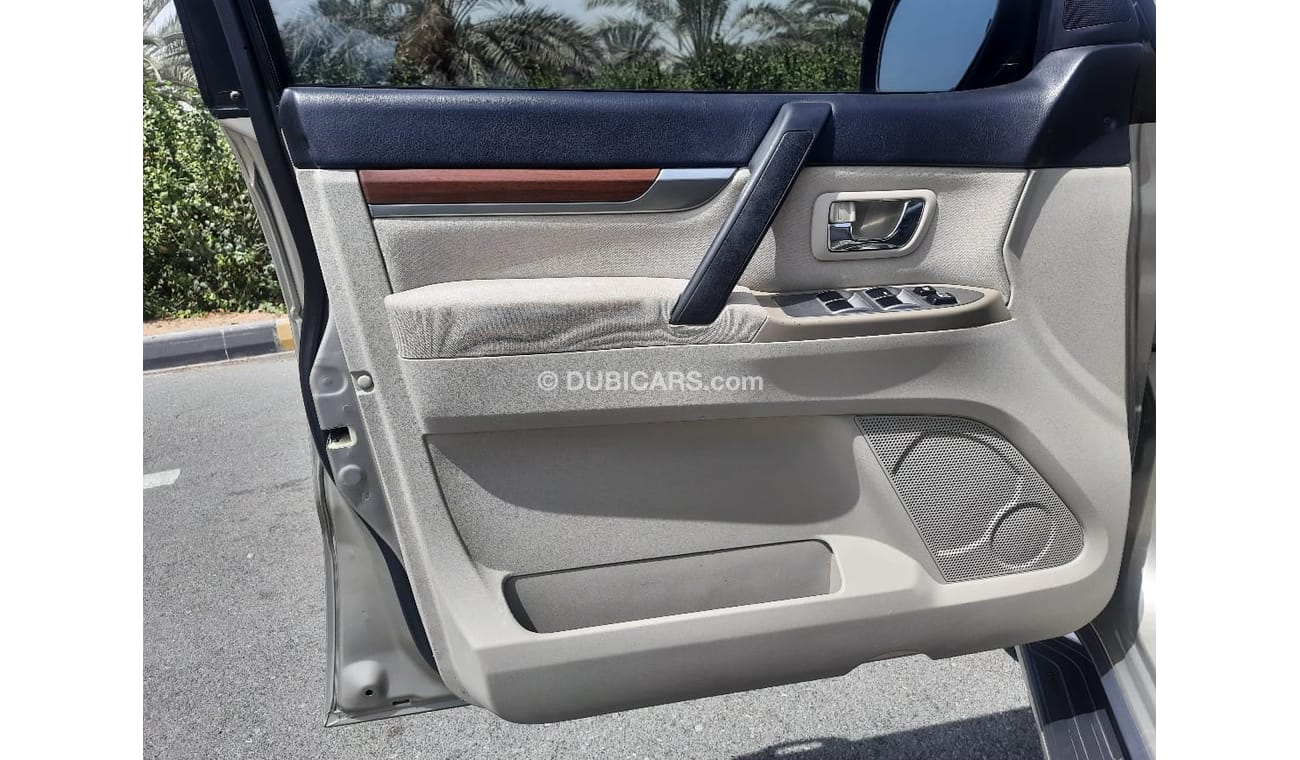 Mitsubishi Pajero Mitsubishi pajero 2007 g cc full automatic