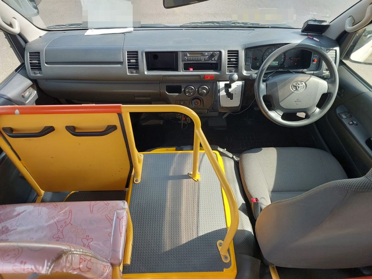 تويوتا هاياس TOYOTA HIACE VAN RHD 2015 MODEL 2.7L PETROL AUTOMATIC(PM55169)