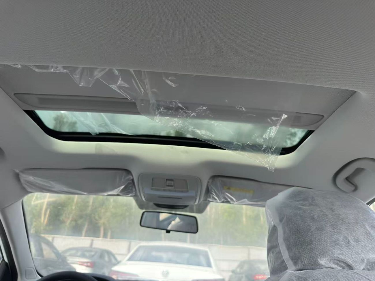 MG 5 DELUXE 1.5L A/T 2024 Full-option with sunroof Black | Export or Wholesale