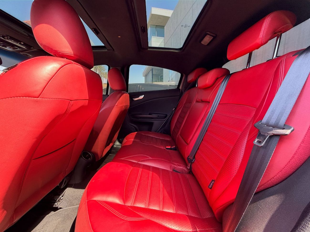 ألفا روميو جوليتا Veloce 1.8L