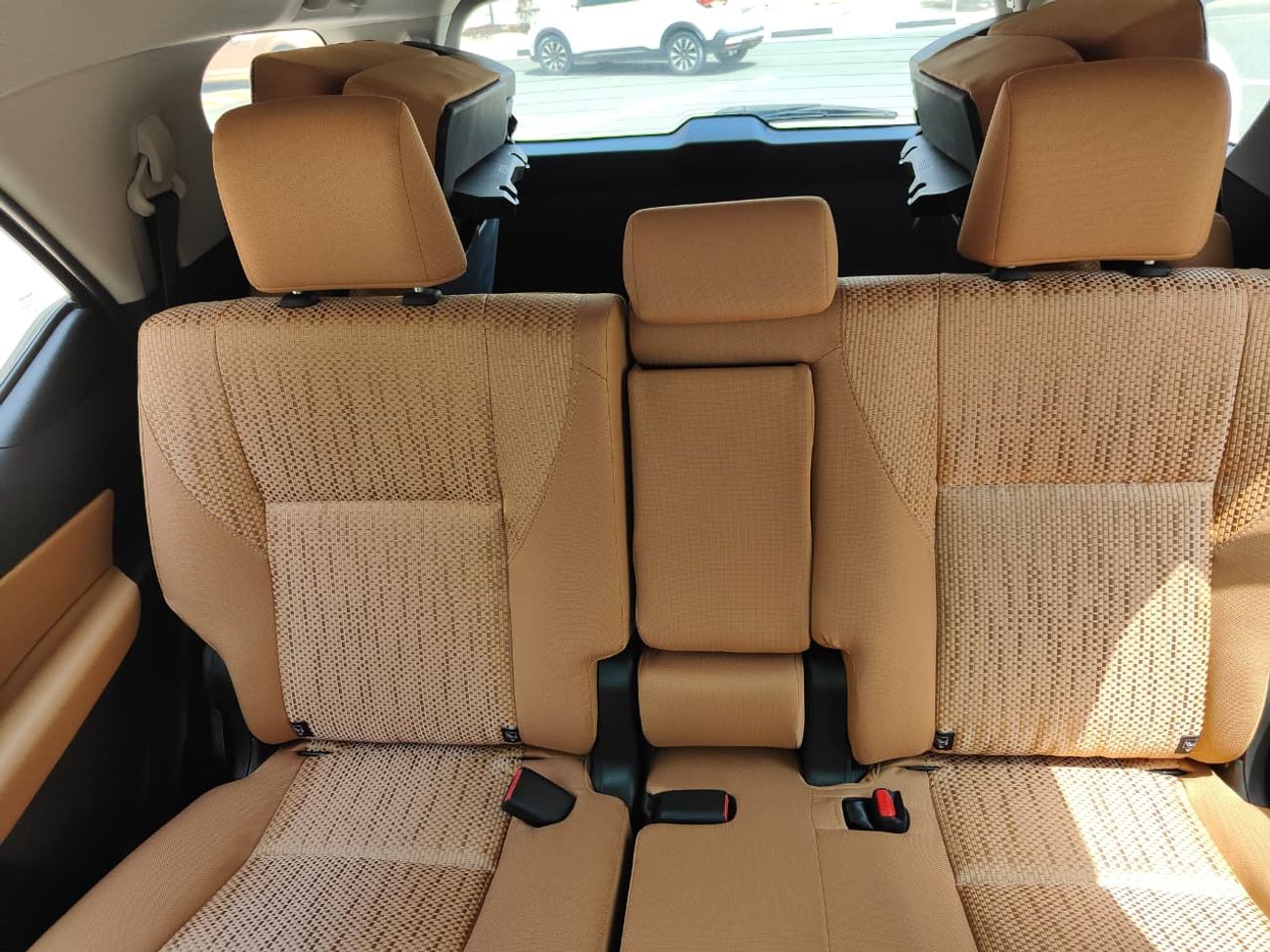 تويوتا فورتونر 2024 Toyota Fortuner SR5 7-Seater 2.4L 4-Cyl Turbo Diesel A/T 4x4 Export Only