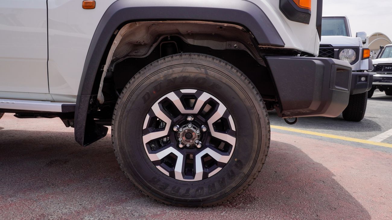 تويوتا لاند كروزر 70 LX 4.0 L V6