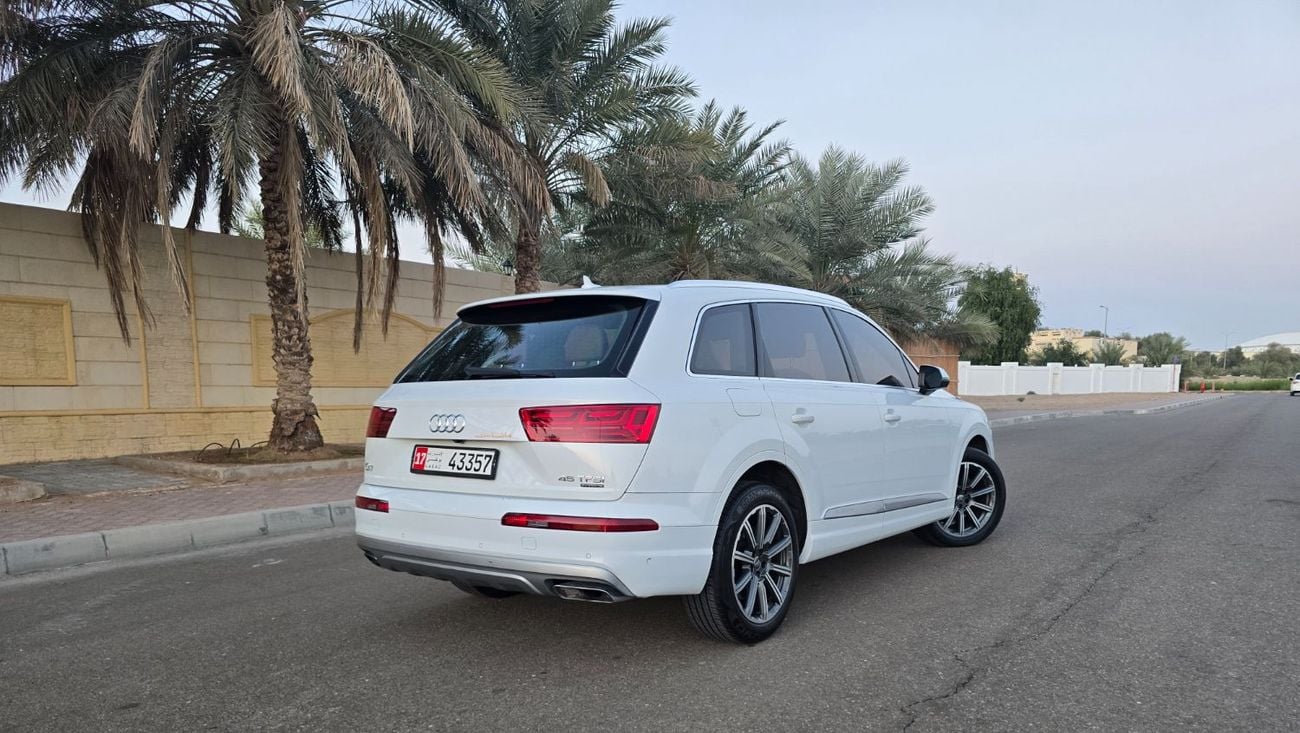 أودي Q7 45 TFSI quattro 3.0L